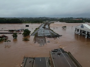 AFP PHOTO / SAO PAULO CIVIL DEFENSE